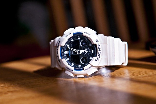 difference between g shock vs s schock watches