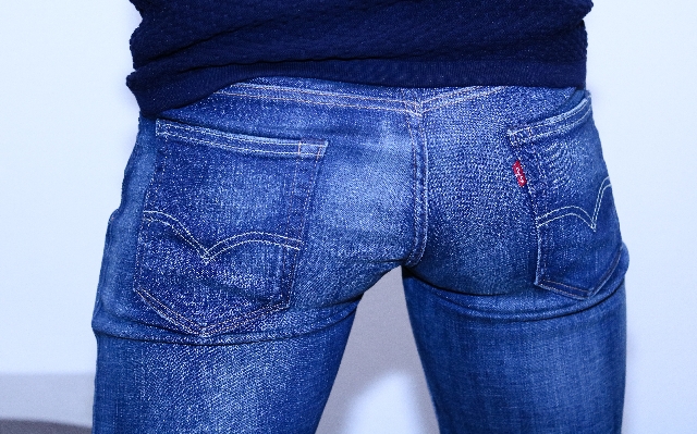 Find Out Whether Cotton Jeans are Stretchy or Not!