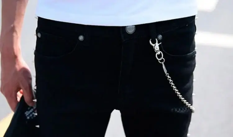 Wearing Chains on Your Pants as a Practical Symbol